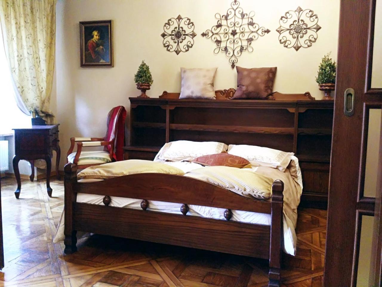 Apartment On Rynok Square Lviv Exterior foto