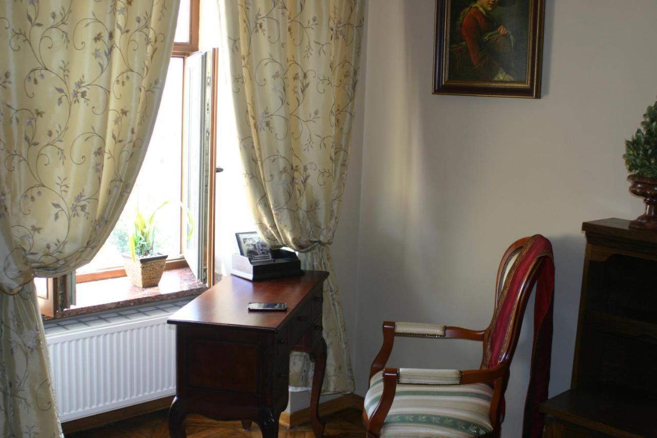 Apartment On Rynok Square Lviv Exterior foto