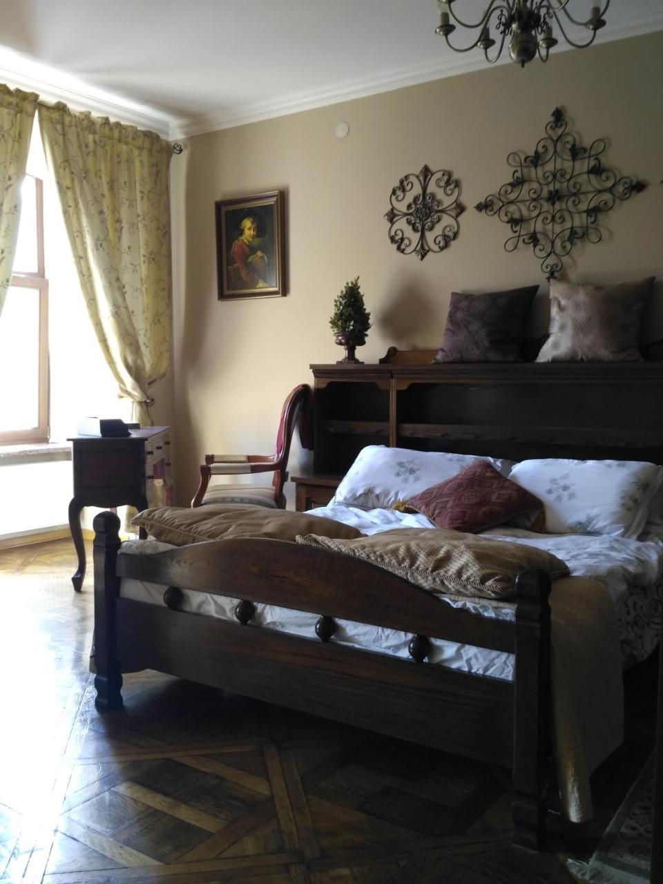 Apartment On Rynok Square Lviv Exterior foto
