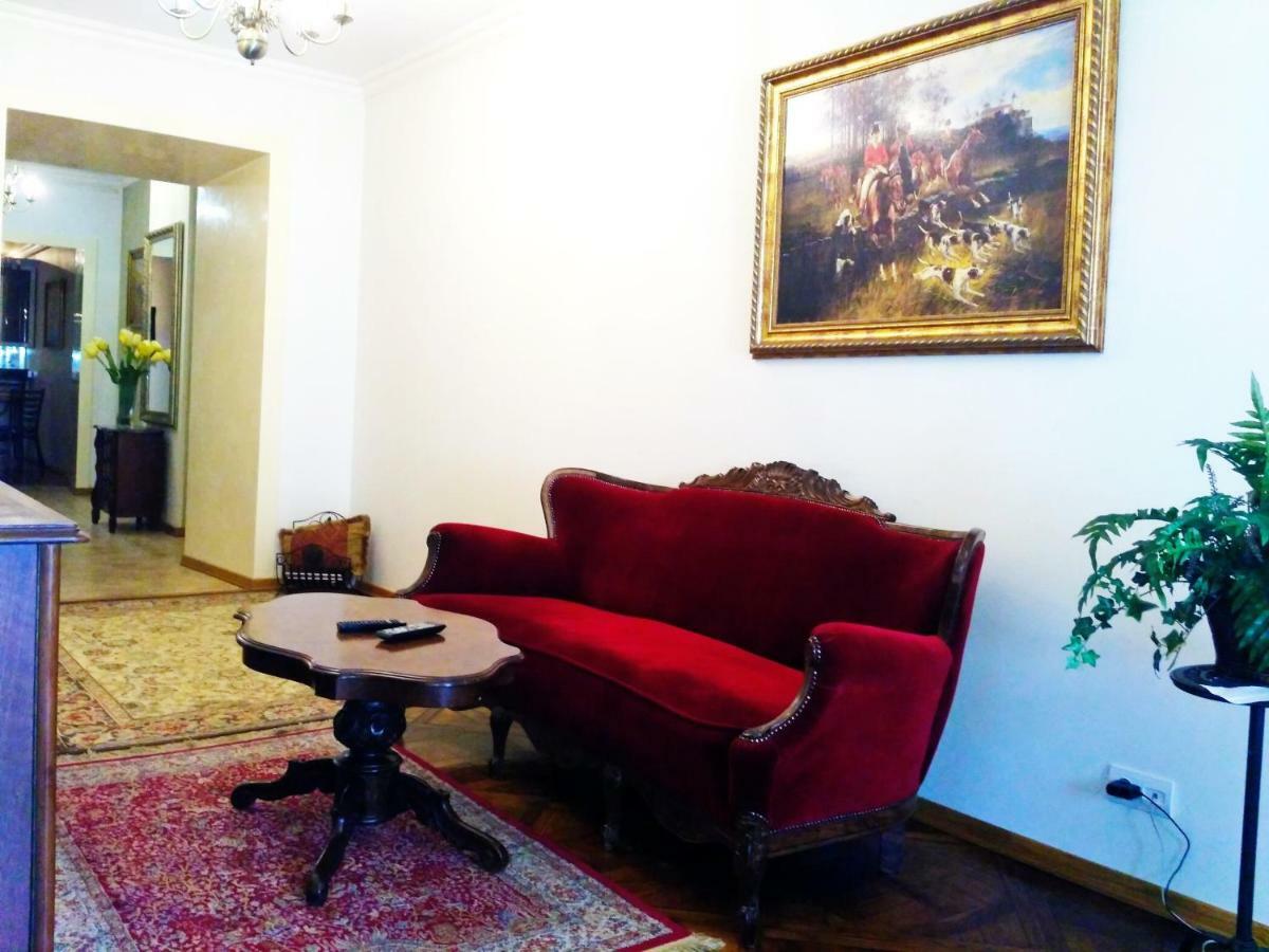 Apartment On Rynok Square Lviv Exterior foto