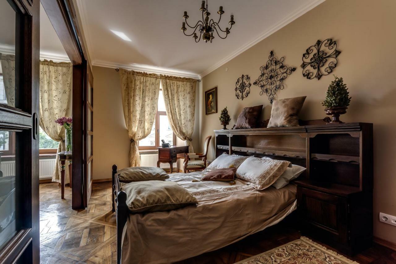Apartment On Rynok Square Lviv Exterior foto