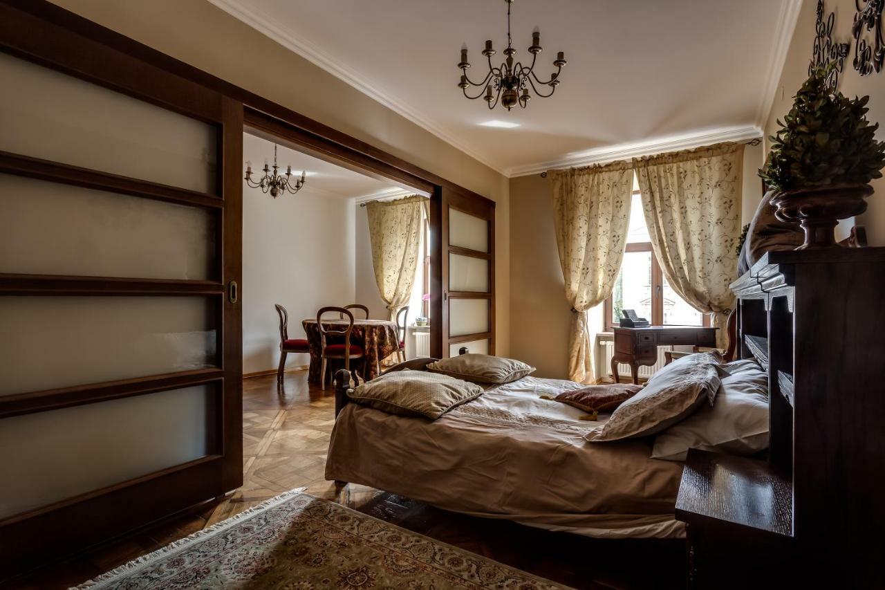 Apartment On Rynok Square Lviv Exterior foto