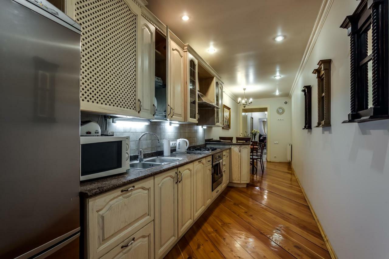 Apartment On Rynok Square Lviv Exterior foto
